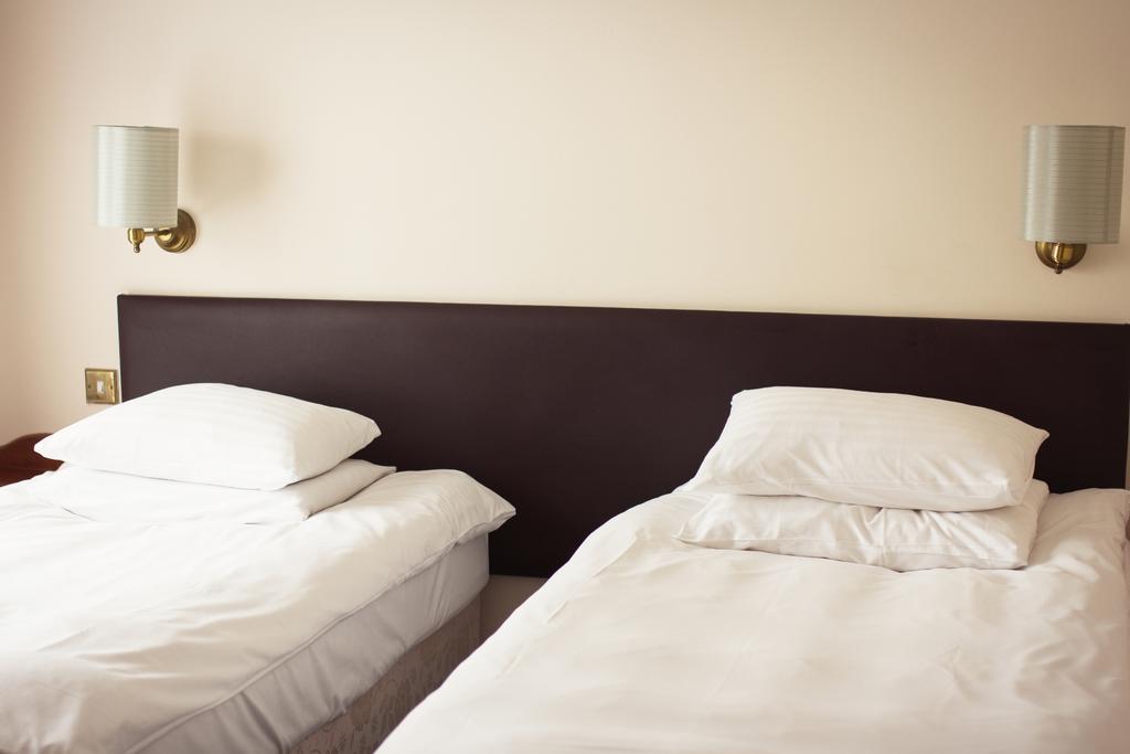Abbey Lodge Hotel 하이위컴 객실 사진