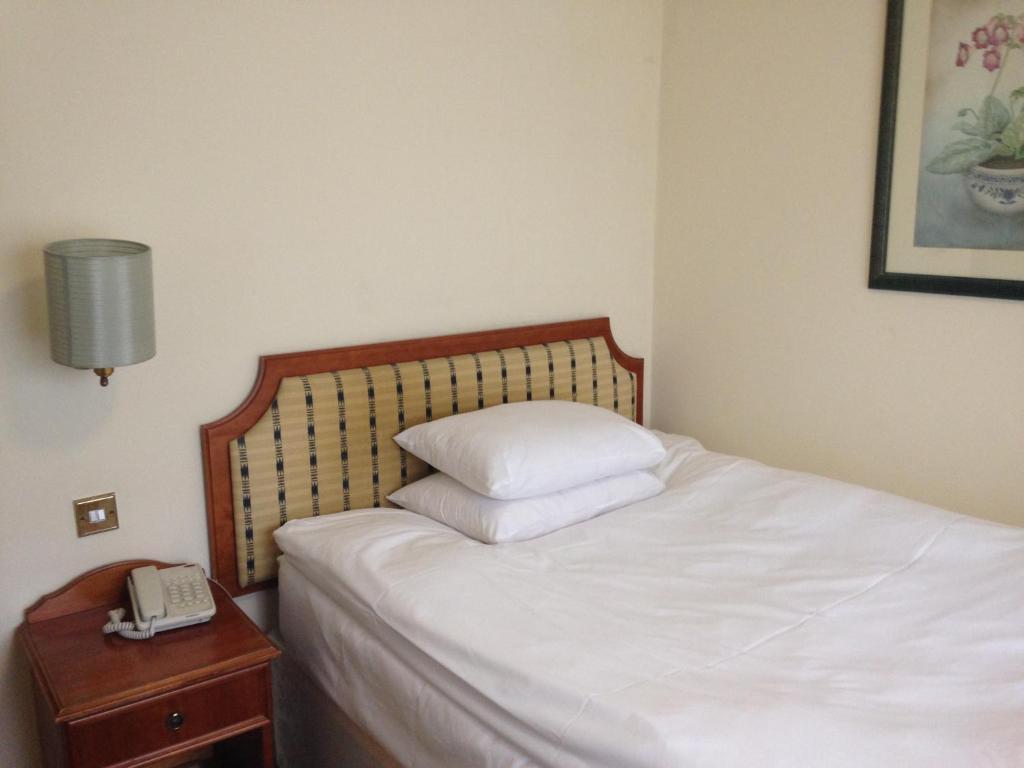 Abbey Lodge Hotel 하이위컴 객실 사진